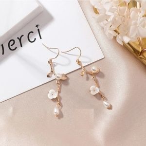 Unique Zone Jewelry - ❤️️NEW UNIQUE Pearl Flower Handmade Earrings W39 Unique Zone Jewelry - ❤️️NEW UNIQUE Pearl Flower Handmade Earrings W39